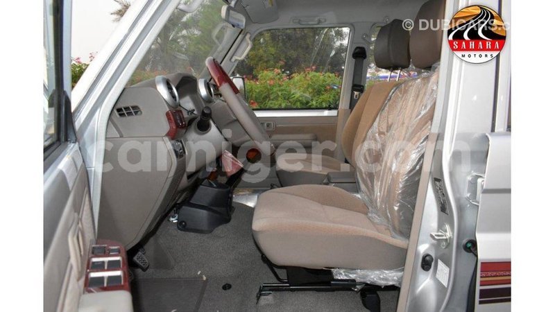 Big with watermark toyota land cruiser agadez import dubai 5459