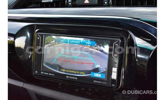 Sayi Imported Toyota Hilux White Mota in Import - Dubai a Agadez Sayi Imported Toyota Hilux White Mota in Import - Dubai a Agadez