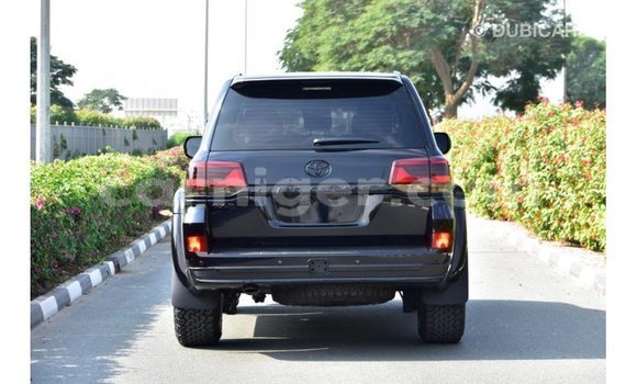 Sayi Imported Toyota Land Cruiser Black Babbar mota in Import - Dubai a Agadez Sayi Imported Toyota Land Cruiser Black Babbar mota in Import - Dubai a Agadez