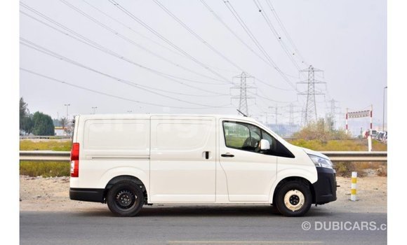 Sayi Imported Toyota Hiace White Mota in Import - Dubai a Agadez Sayi Imported Toyota Hiace White Mota in Import - Dubai a Agadez