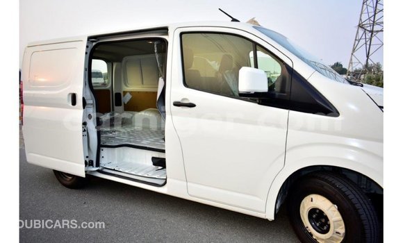 Sayi Imported Toyota Hiace White Mota in Import - Dubai a Agadez Sayi Imported Toyota Hiace White Mota in Import - Dubai a Agadez