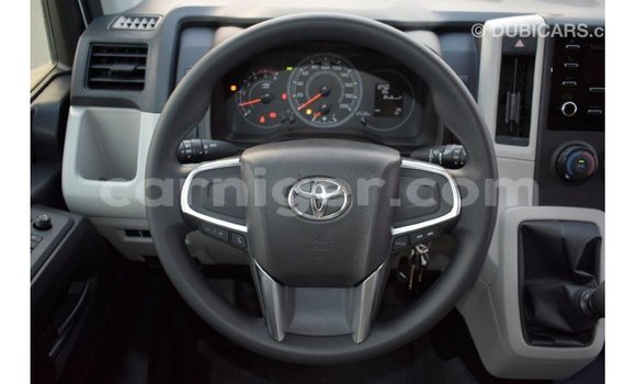 Sayi Imported Toyota Hiace White Mota in Import - Dubai a Agadez Sayi Imported Toyota Hiace White Mota in Import - Dubai a Agadez