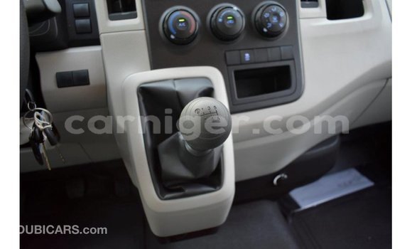 Sayi Imported Toyota Hiace White Mota in Import - Dubai a Agadez Sayi Imported Toyota Hiace White Mota in Import - Dubai a Agadez