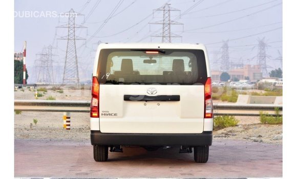 Sayi Imported Toyota Hiace White Mota in Import - Dubai a Agadez Sayi Imported Toyota Hiace White Mota in Import - Dubai a Agadez