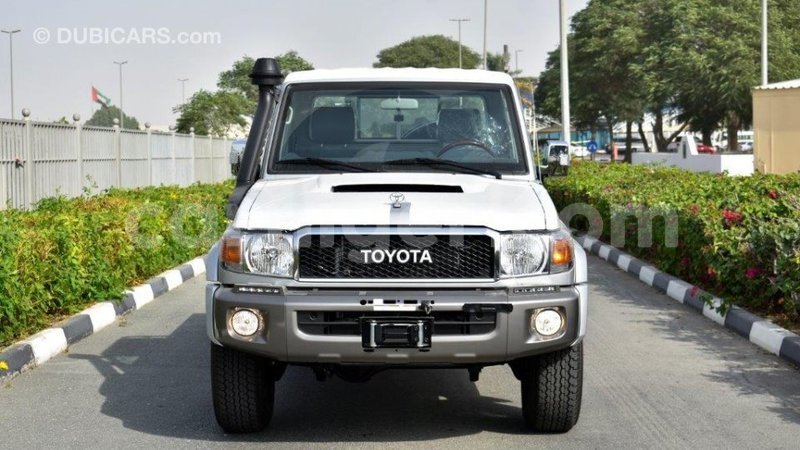 Big with watermark toyota land cruiser agadez import dubai 5465