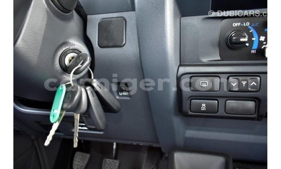 Sayi Imported Toyota Land Cruiser Beige Babbar mota in Import - Dubai a Agadez Sayi Imported Toyota Land Cruiser Beige Babbar mota in Import - Dubai a Agadez