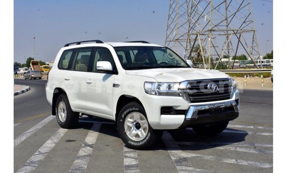Sayi Imported Toyota Land Cruiser White Babbar mota in Import - Dubai a Agadez Sayi Imported Toyota Land Cruiser White Babbar mota in Import - Dubai a Agadez
