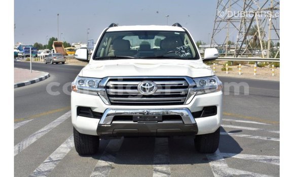 Sayi Imported Toyota Land Cruiser White Babbar mota in Import - Dubai a Agadez Sayi Imported Toyota Land Cruiser White Babbar mota in Import - Dubai a Agadez