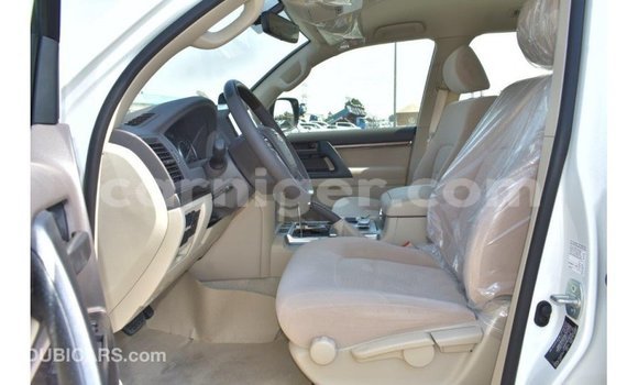 Sayi Imported Toyota Land Cruiser White Babbar mota in Import - Dubai a Agadez Sayi Imported Toyota Land Cruiser White Babbar mota in Import - Dubai a Agadez