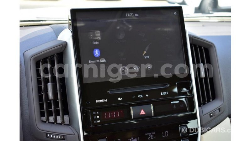 Big with watermark toyota land cruiser agadez import dubai 5467