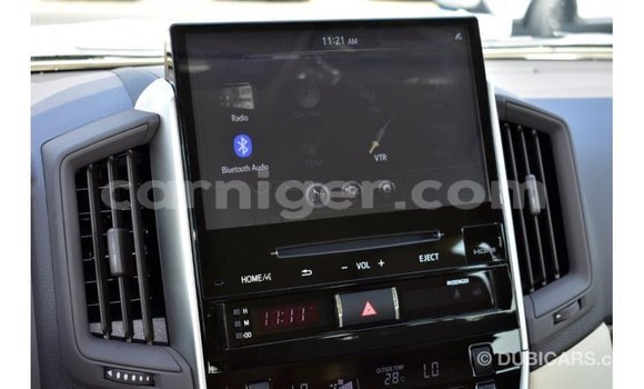 Sayi Imported Toyota Land Cruiser White Babbar mota in Import - Dubai a Agadez Sayi Imported Toyota Land Cruiser White Babbar mota in Import - Dubai a Agadez