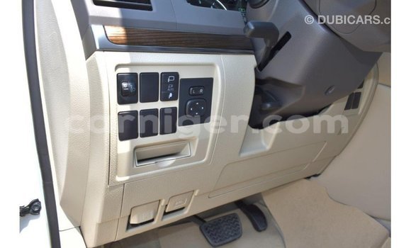 Sayi Imported Toyota Land Cruiser White Babbar mota in Import - Dubai a Agadez Sayi Imported Toyota Land Cruiser White Babbar mota in Import - Dubai a Agadez