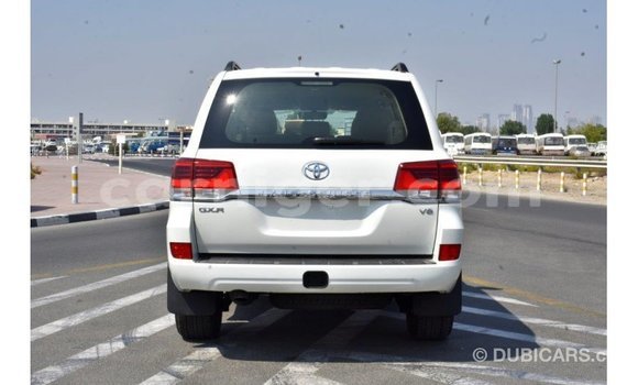 Sayi Imported Toyota Land Cruiser White Babbar mota in Import - Dubai a Agadez Sayi Imported Toyota Land Cruiser White Babbar mota in Import - Dubai a Agadez
