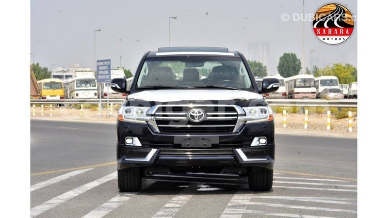Big with watermark toyota land cruiser agadez import dubai 5469