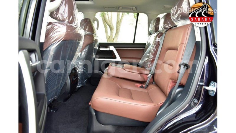 Big with watermark toyota land cruiser agadez import dubai 5469