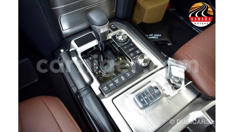 Big with watermark toyota land cruiser agadez import dubai 5469