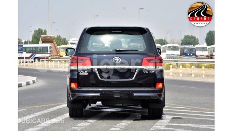 Big with watermark toyota land cruiser agadez import dubai 5469