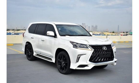 Sayi Imported Lexus LX White Mota in Import - Dubai a Agadez Sayi Imported Lexus LX White Mota in Import - Dubai a Agadez