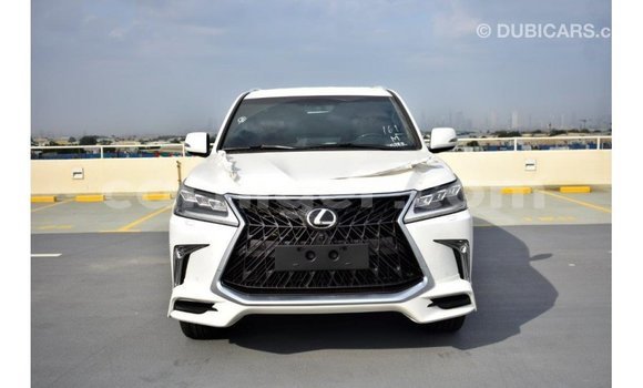 Sayi Imported Lexus LX White Mota in Import - Dubai a Agadez Sayi Imported Lexus LX White Mota in Import - Dubai a Agadez