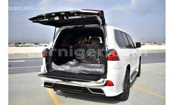 Sayi Imported Lexus LX White Mota in Import - Dubai a Agadez Sayi Imported Lexus LX White Mota in Import - Dubai a Agadez