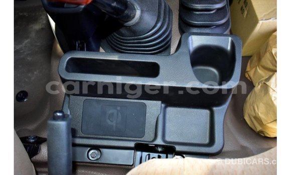 Sayi Imported Toyota Land Cruiser Beige Babbar mota in Import - Dubai a Agadez Sayi Imported Toyota Land Cruiser Beige Babbar mota in Import - Dubai a Agadez