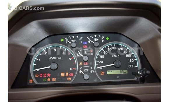 Sayi Imported Toyota Land Cruiser Beige Babbar mota in Import - Dubai a Agadez Sayi Imported Toyota Land Cruiser Beige Babbar mota in Import - Dubai a Agadez