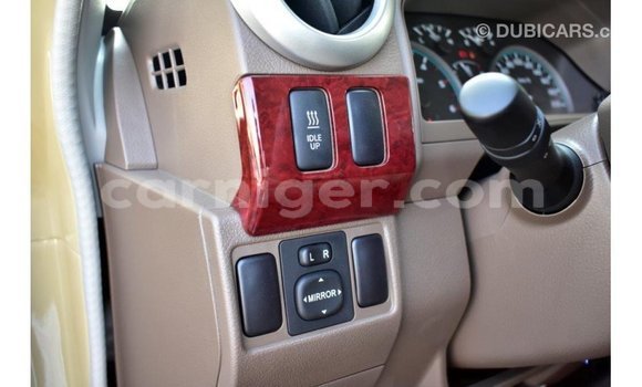 Sayi Imported Toyota Land Cruiser Beige Babbar mota in Import - Dubai a Agadez Sayi Imported Toyota Land Cruiser Beige Babbar mota in Import - Dubai a Agadez