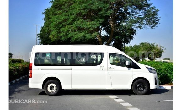 Sayi Imported Toyota Hiace White Mota in Import - Dubai a Agadez Sayi Imported Toyota Hiace White Mota in Import - Dubai a Agadez