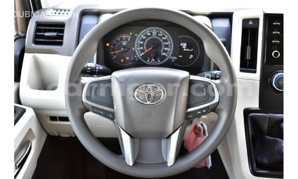 Sayi Imported Toyota Hiace White Mota in Import - Dubai a Agadez Sayi Imported Toyota Hiace White Mota in Import - Dubai a Agadez