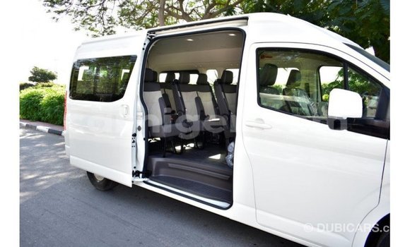 Sayi Imported Toyota Hiace White Mota in Import - Dubai a Agadez Sayi Imported Toyota Hiace White Mota in Import - Dubai a Agadez