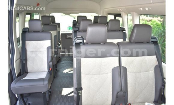 Sayi Imported Toyota Hiace White Mota in Import - Dubai a Agadez Sayi Imported Toyota Hiace White Mota in Import - Dubai a Agadez