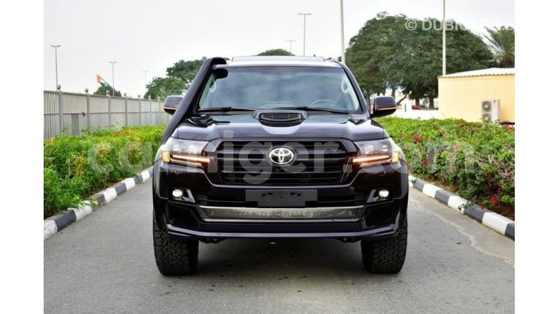 Big with watermark toyota land cruiser agadez import dubai 5477
