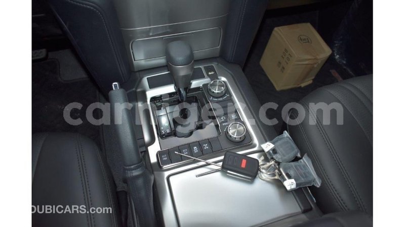 Big with watermark toyota land cruiser agadez import dubai 5477