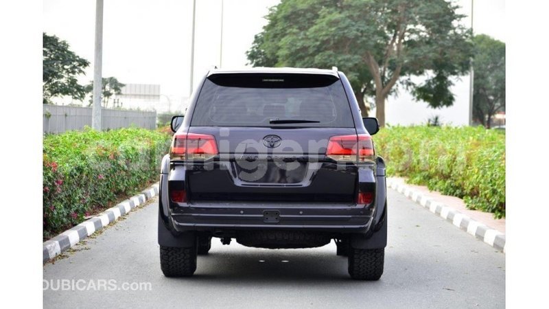 Big with watermark toyota land cruiser agadez import dubai 5477