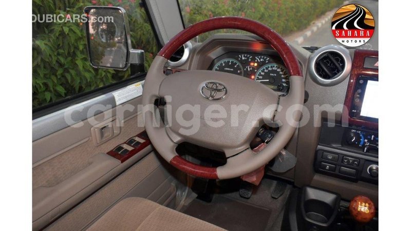 Big with watermark toyota land cruiser agadez import dubai 5479