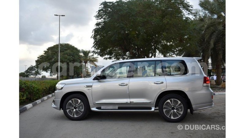 Big with watermark toyota land cruiser agadez import dubai 5480