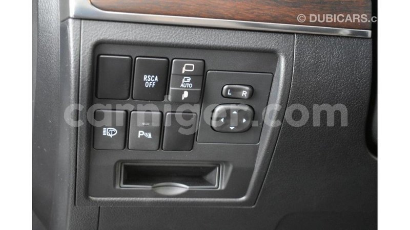 Big with watermark toyota land cruiser agadez import dubai 5480