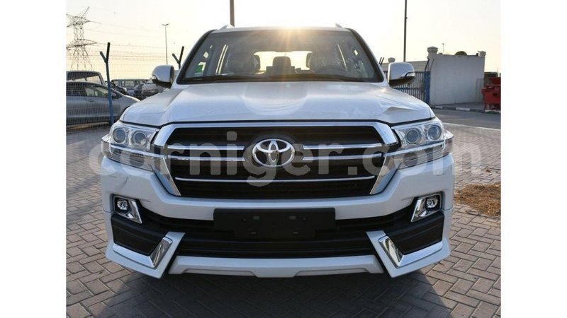 Big with watermark toyota land cruiser agadez import dubai 5486