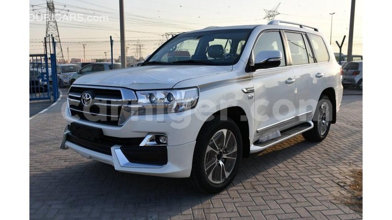 Big with watermark toyota land cruiser agadez import dubai 5486