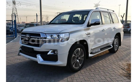 Sayi Imported Toyota Land Cruiser White Babbar mota in Import - Dubai a Agadez Sayi Imported Toyota Land Cruiser White Babbar mota in Import - Dubai a Agadez