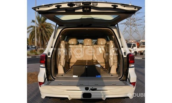 Sayi Imported Toyota Land Cruiser White Babbar mota in Import - Dubai a Agadez Sayi Imported Toyota Land Cruiser White Babbar mota in Import - Dubai a Agadez