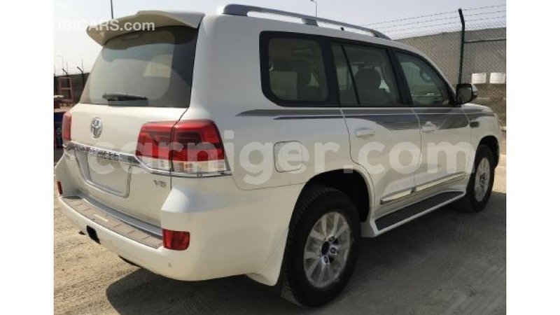 Big with watermark toyota land cruiser agadez import dubai 5489