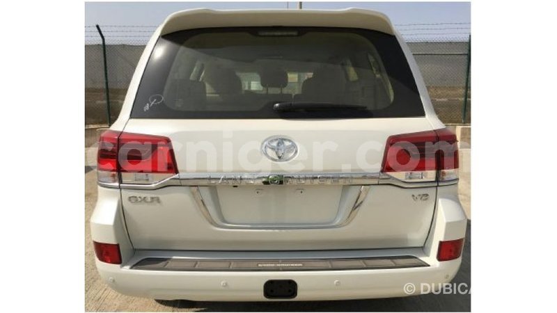 Big with watermark toyota land cruiser agadez import dubai 5489