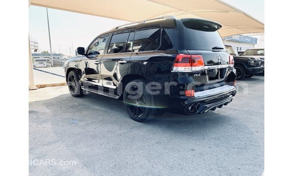 Buy Import Toyota Land Cruiser Black Truck in Import - Dubai in Agadez Buy Import Toyota Land Cruiser Black Truck in Import - Dubai in Agadez