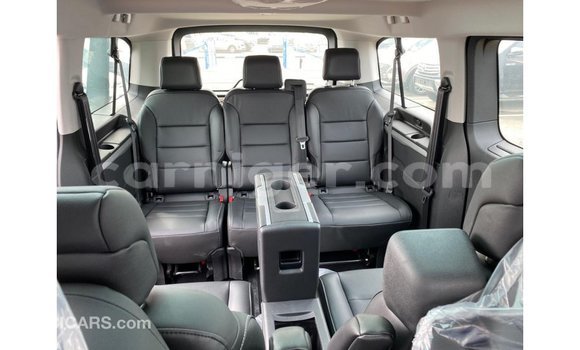 Buy Import Peugeot Traveller Black Car in Import - Dubai in Agadez Buy Import Peugeot Traveller Black Car in Import - Dubai in Agadez