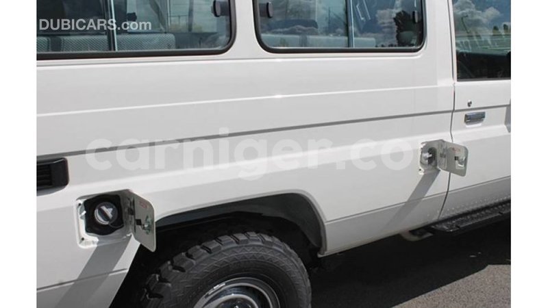 Big with watermark toyota land cruiser agadez import dubai 5501