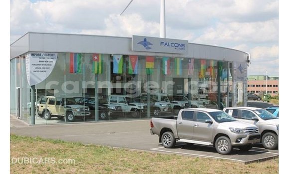Buy Import Toyota Land Cruiser White Truck in Import - Dubai in Agadez Buy Import Toyota Land Cruiser White Truck in Import - Dubai in Agadez
