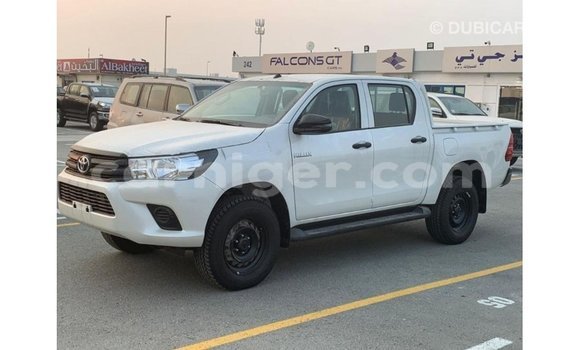 Buy Import Toyota Hilux White Car in Import - Dubai in Agadez Buy Import Toyota Hilux White Car in Import - Dubai in Agadez