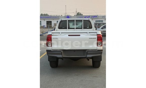 Buy Import Toyota Hilux White Car in Import - Dubai in Agadez Buy Import Toyota Hilux White Car in Import - Dubai in Agadez