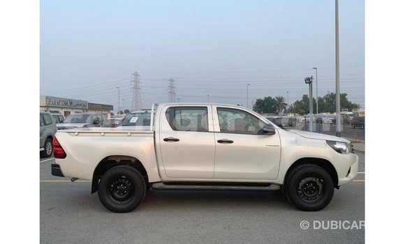 Buy Import Toyota Hilux White Car in Import - Dubai in Agadez Buy Import Toyota Hilux White Car in Import - Dubai in Agadez